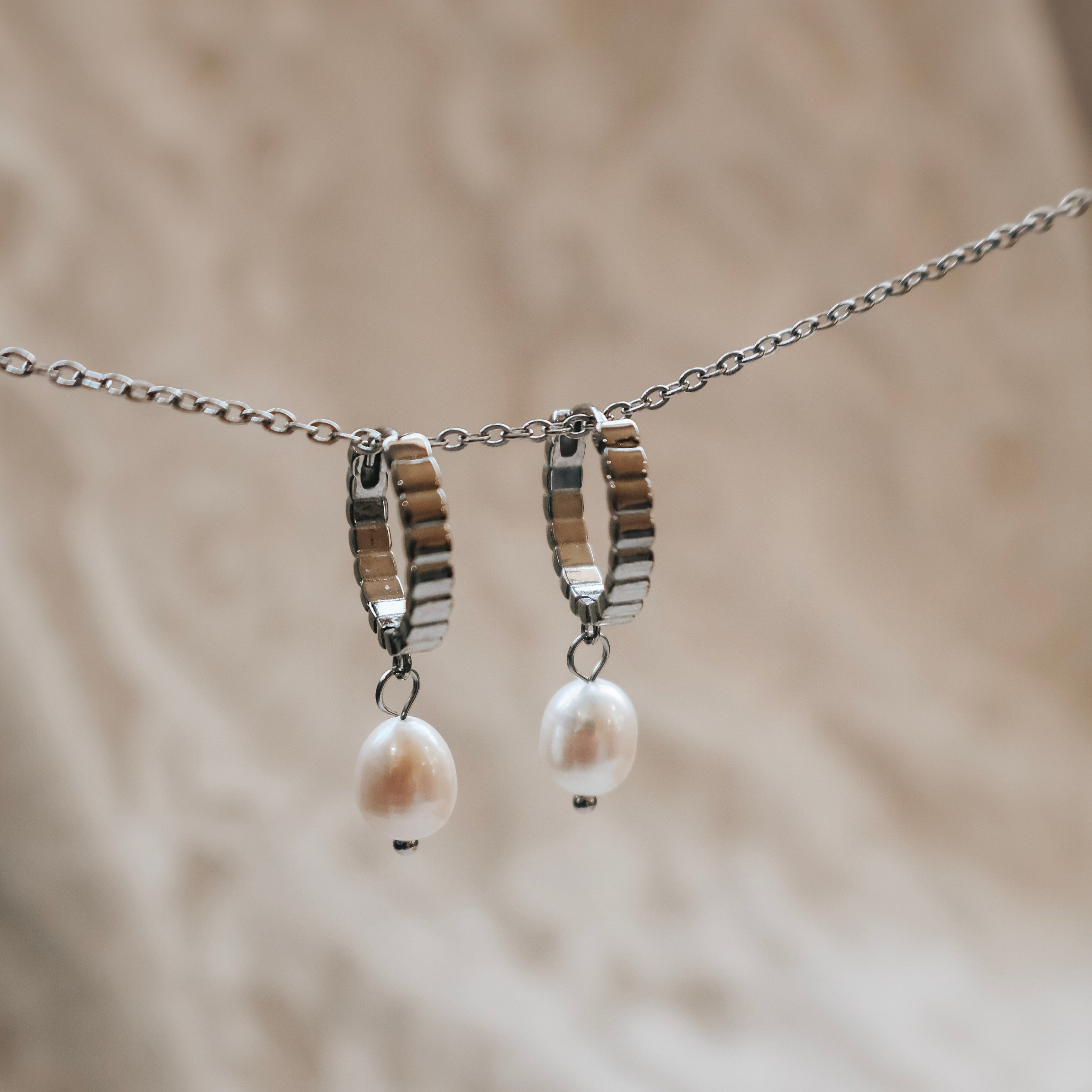 Pearl Ribbed Hoops