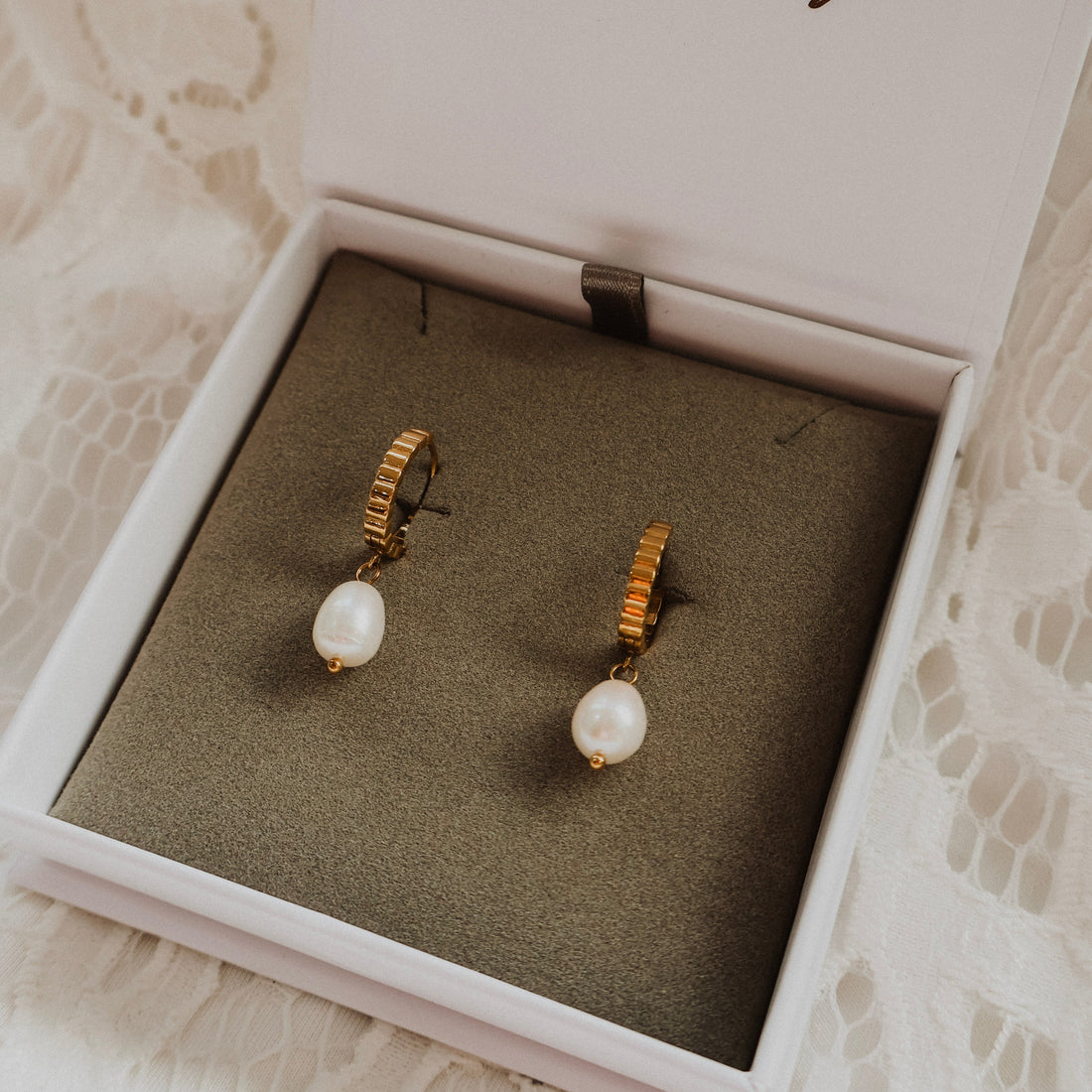 Pearl Ribbed Hoops