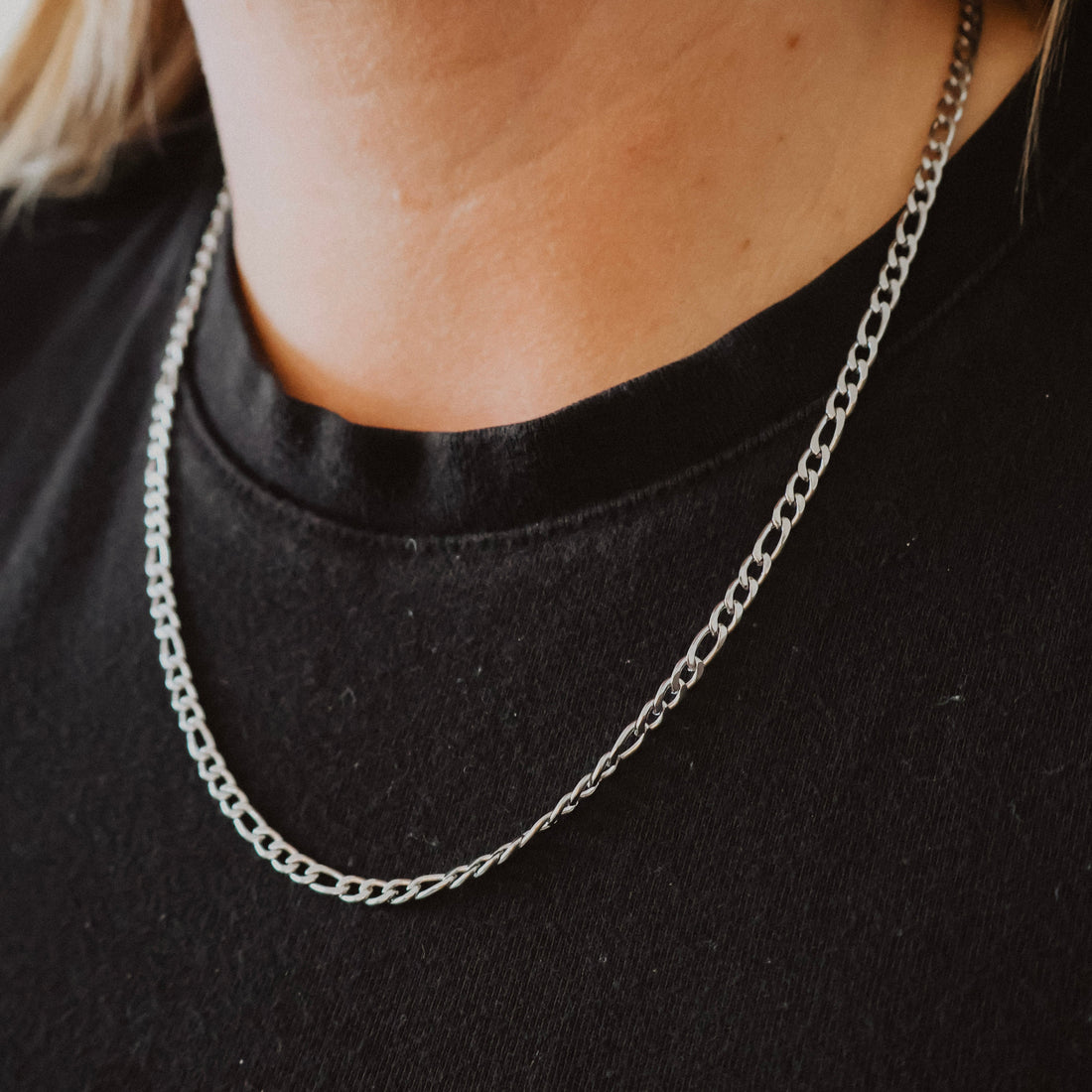Medium Figaro Chain