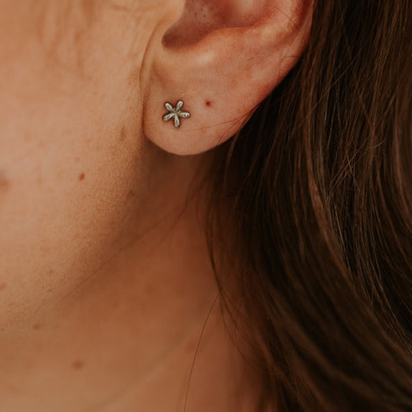 Mini Daisy Studs